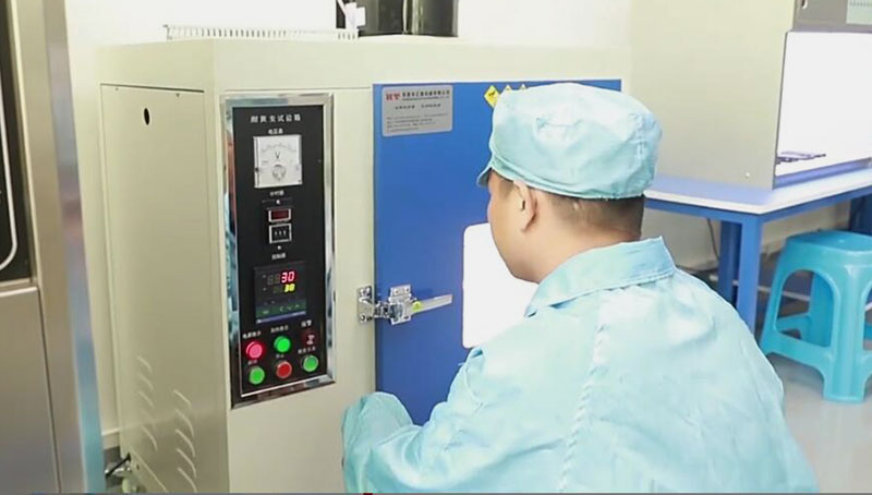 硅膠制品噴有手感油有什么作用？